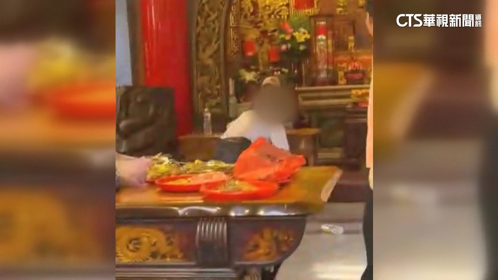 女大鬧鎮瀾宮砸水瓶稱心情不佳　信徒：不尊重神明
