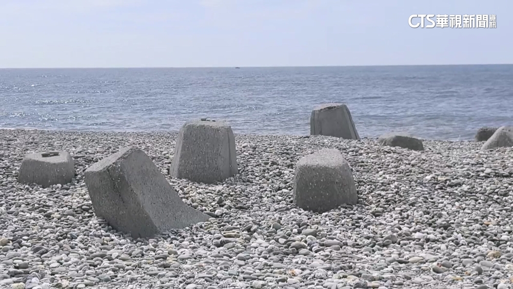 爆紅「超好躺消波塊」滅頂　淤沙掩埋遊客直呼可惜