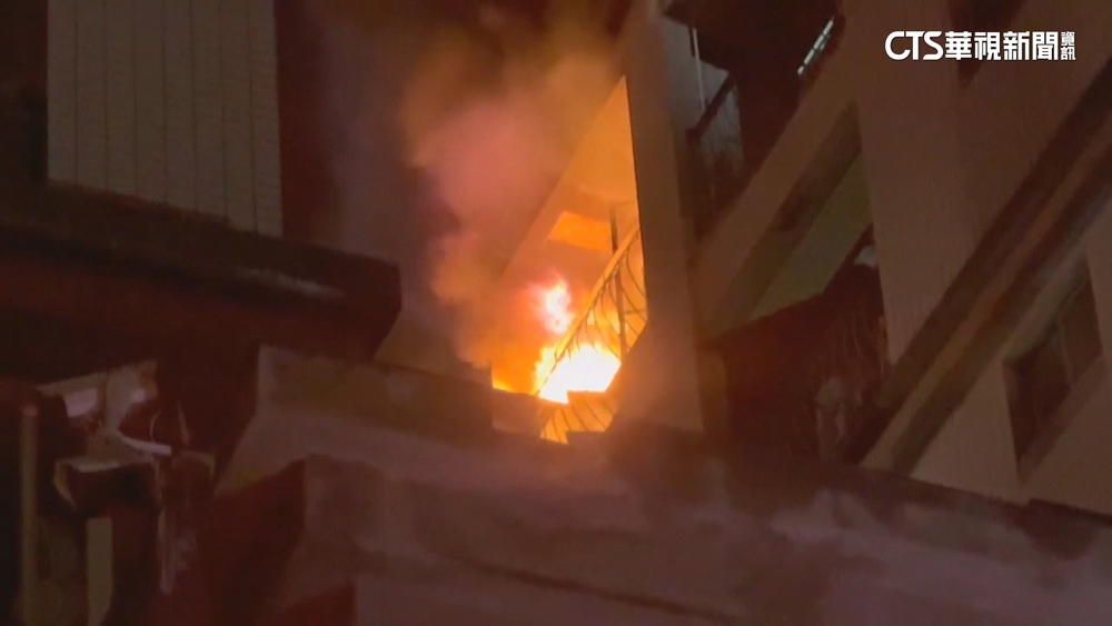 出租套房火「上百戶驚逃」　48歲男躲陽台亡