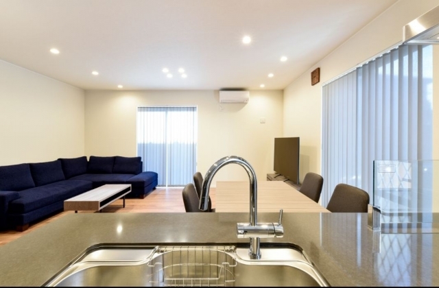 裝潢地板要選木頭還是磁磚？　內行推「1無敵組合」：一次滿足