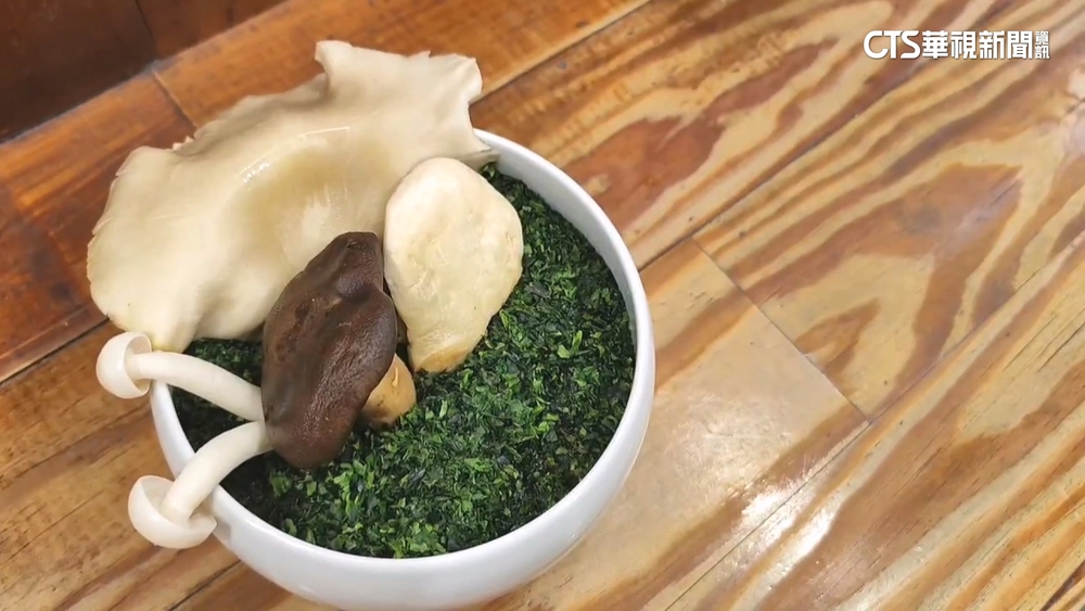 創意拉麵夯！　「安全島長菇」拚裝飾　法式擺盤也吸睛
