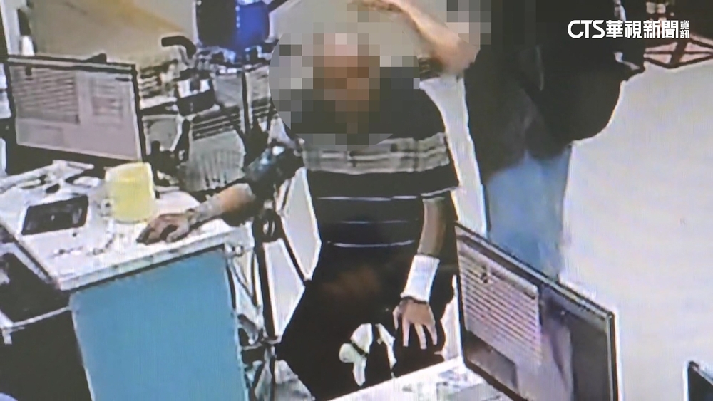 難過父親節！老父遭毆.跪祖宗牌　嘉義逆子被押了