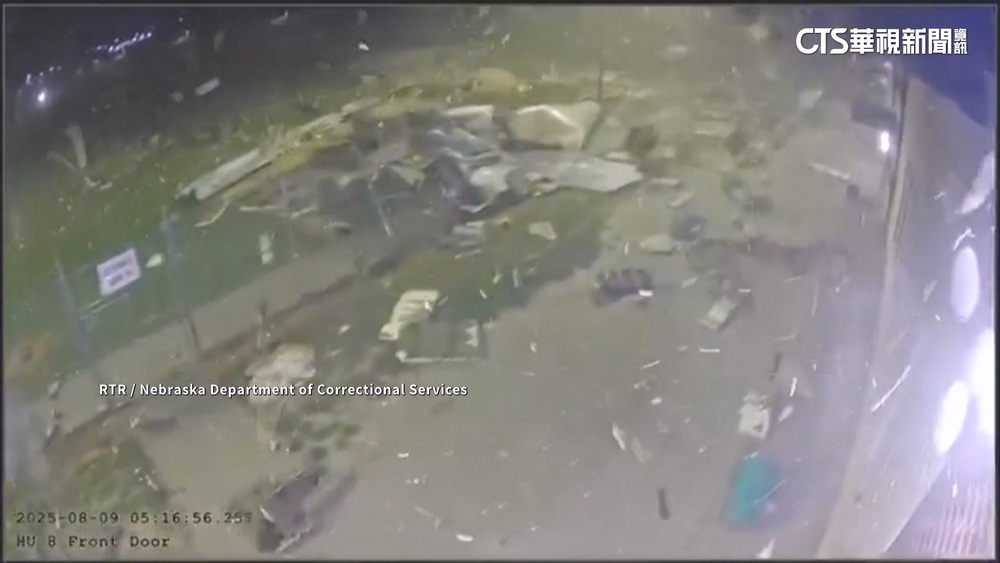 美國內布拉斯加州遇強烈風暴　掀翻監獄牢房屋頂