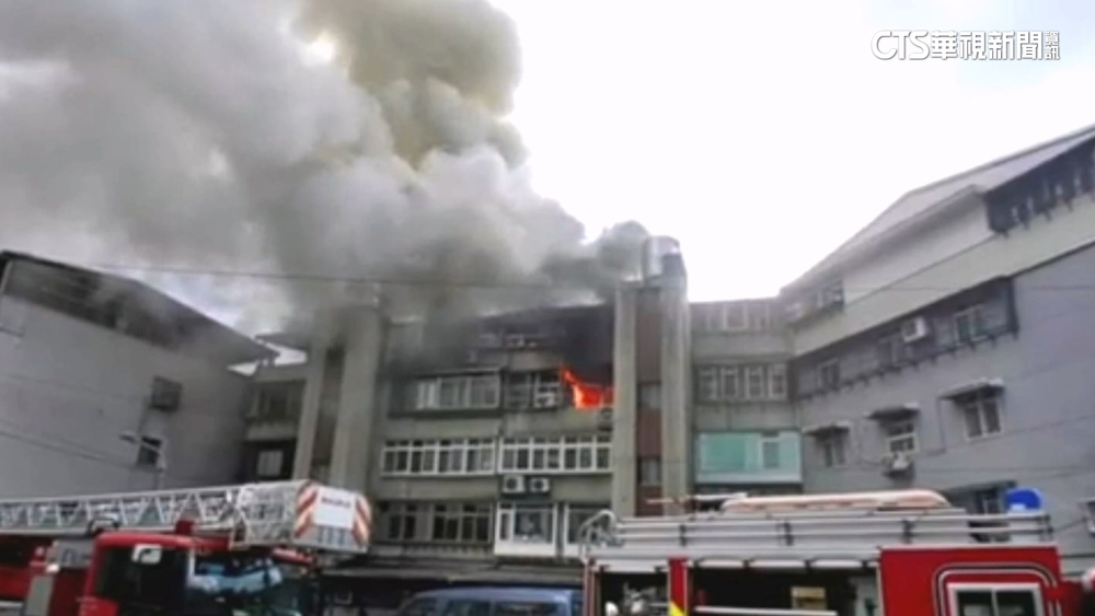 南港公寓大火！　火舌濃煙狂竄　78歲婦無呼吸心跳