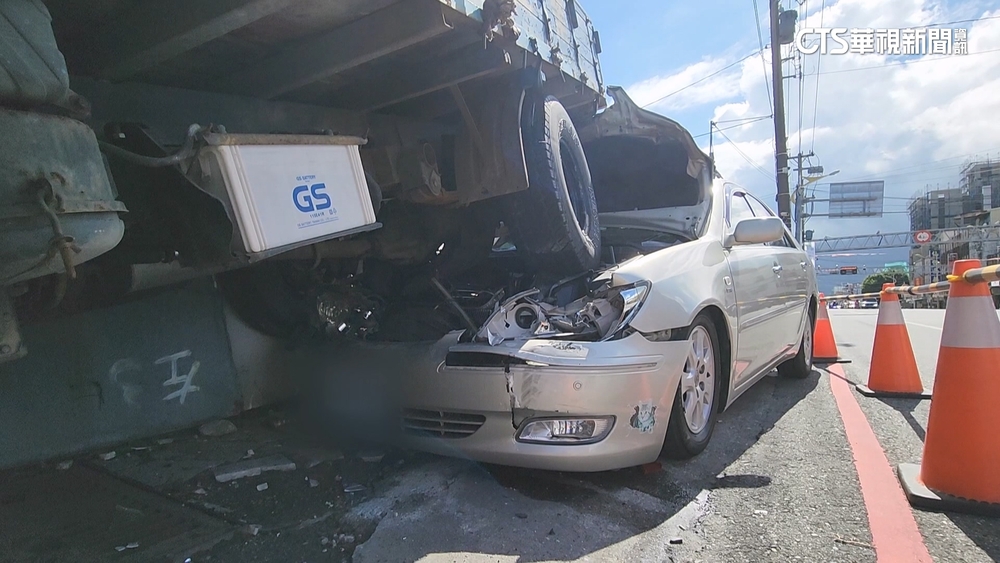 男逆向蛇行沿路撞「稱陽光刺眼」　警：涉毒駕