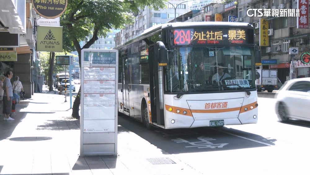 北市逾半公車站無候車亭　乘客酷夏等車曬翻