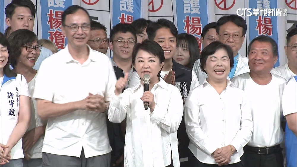 不爭黨魁改抬轎？　讚朱「表現好」　盧：媽媽給他按讚