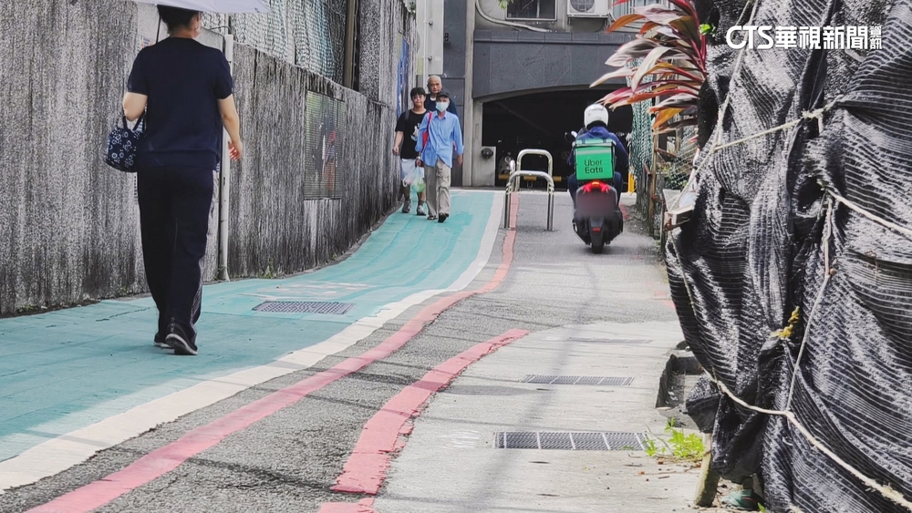 汐止「喜鵲巷」人行道比馬路寬　網友：直線7秒實戰版
