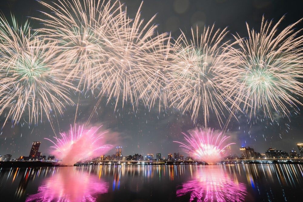 大稻埕煙火今「雙倍施放」！表演提前4點半開唱　周邊交管一次看