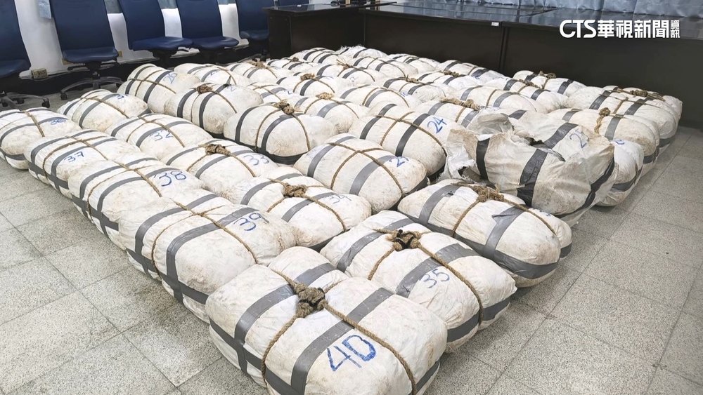 駕快艇走私「14億元」大麻！　澎湖海巡獲情資攔人