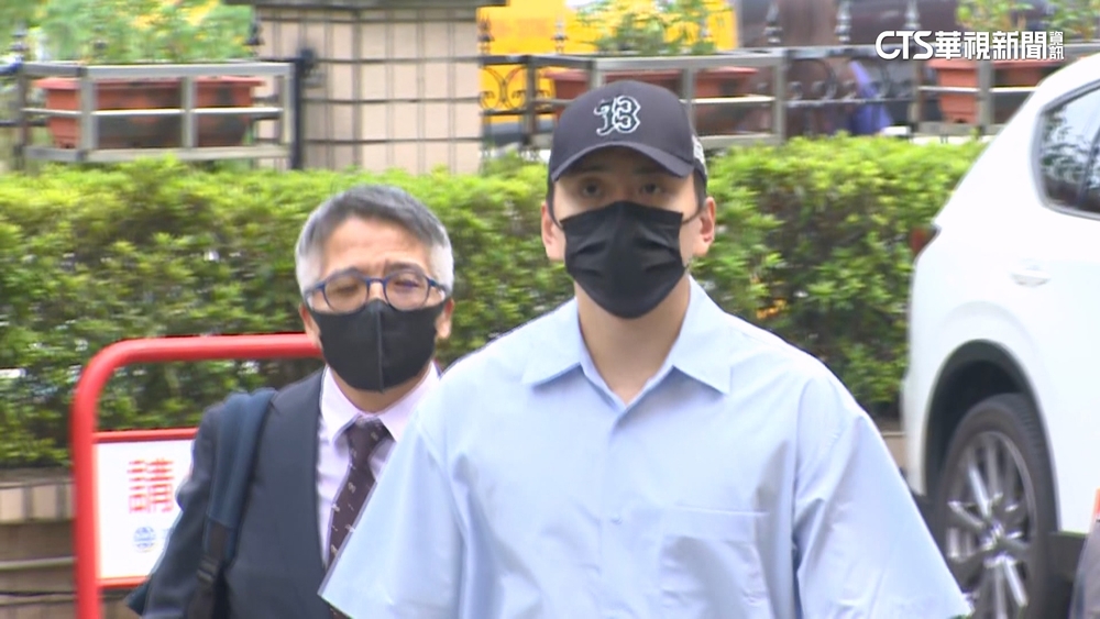 涉偷查閃兵首腦「黑哥」個資　王大陸出庭堅稱無罪