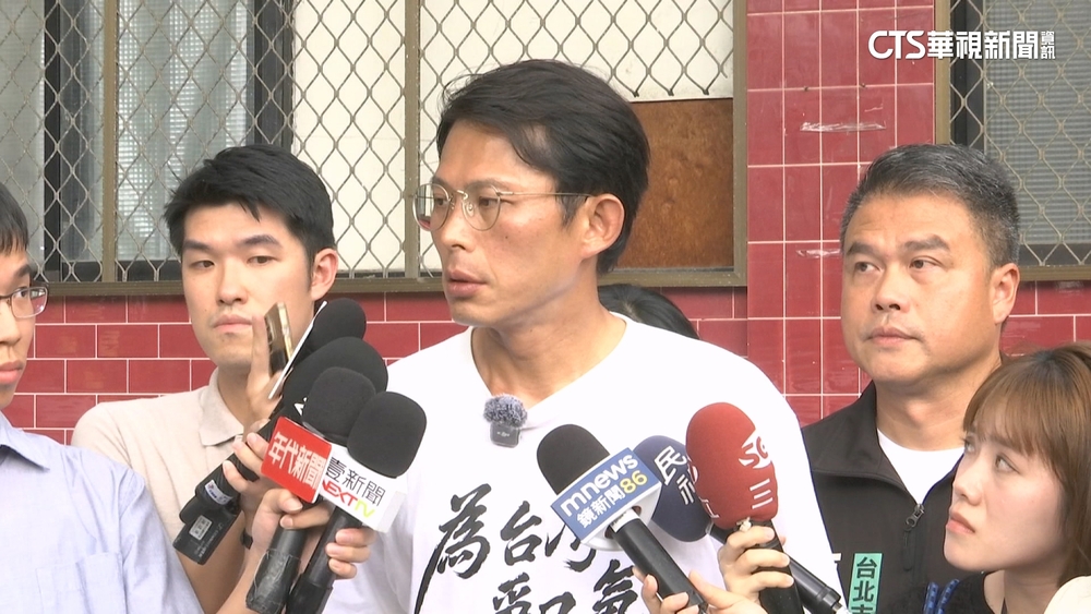 被爆兒子美國籍？　黃國昌：太太很不高興.要我別回應