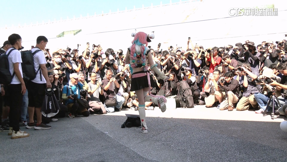 大台北飆近40℃高溫　粉絲熱情不減擠爆動漫祭