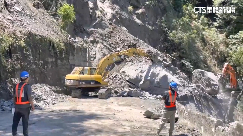 3天搶通！桃園台7線33K落石阻路　83遊客受困獲救