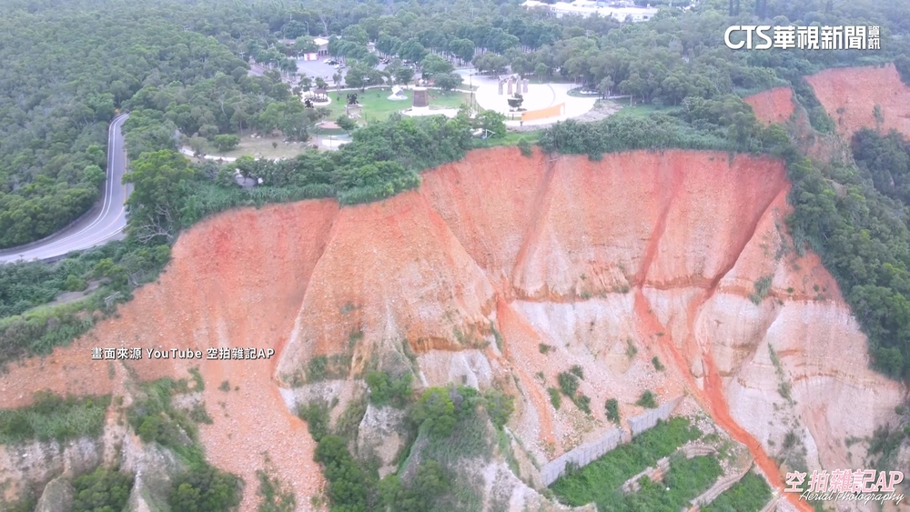 中部八大景.小百岳之一　鐵砧山絕美晚霞遊客紛打卡