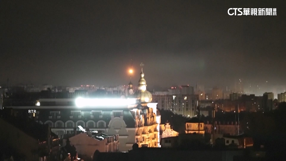俄軍大規模空襲基輔　砲火炸到歐盟辦事處.英文化協會