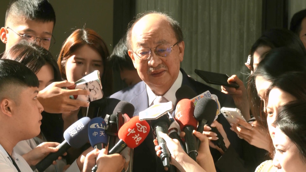 傳柯妻淚訴「希望能讓他當完這一屆」　柯建銘否認：不會干涉我的事