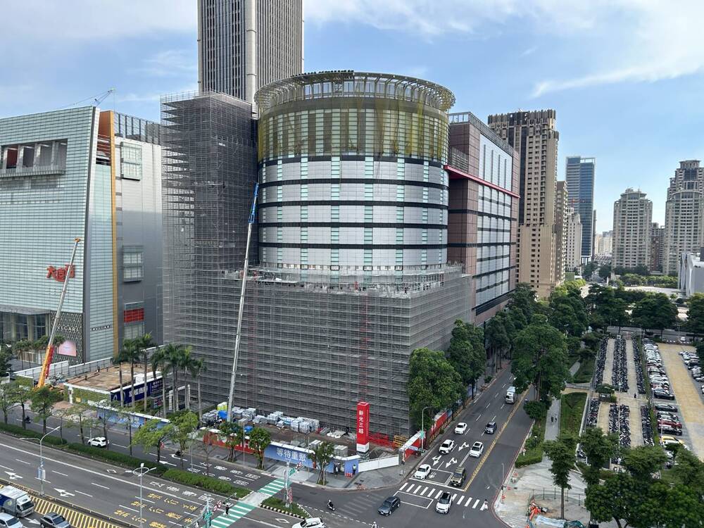 台中新光三越拚復業　都發局同意9月5日分樓層分批進貨
