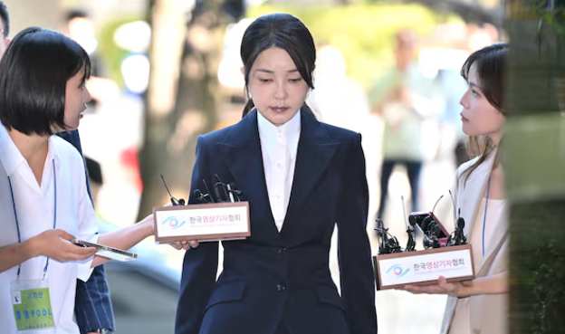 南韓前第一夫人金建希遭起訴　首例前總統夫婦同時羈押