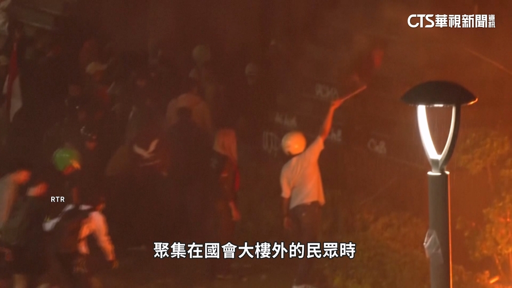 印尼暴動8死!總統撤津貼難息民怨　傳首都布署狙擊手