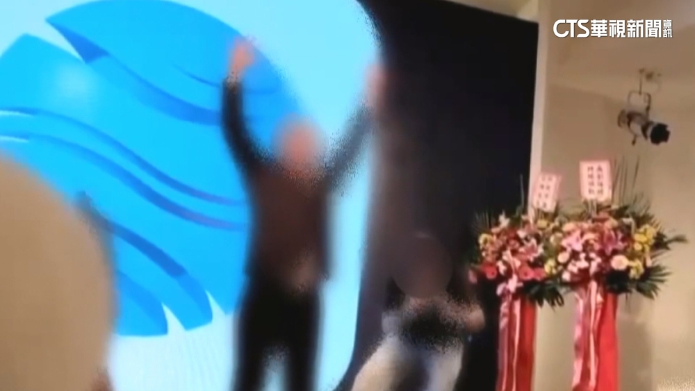 做戲做全套！　詐團租飯店.請臨演「假拍片誘投資」