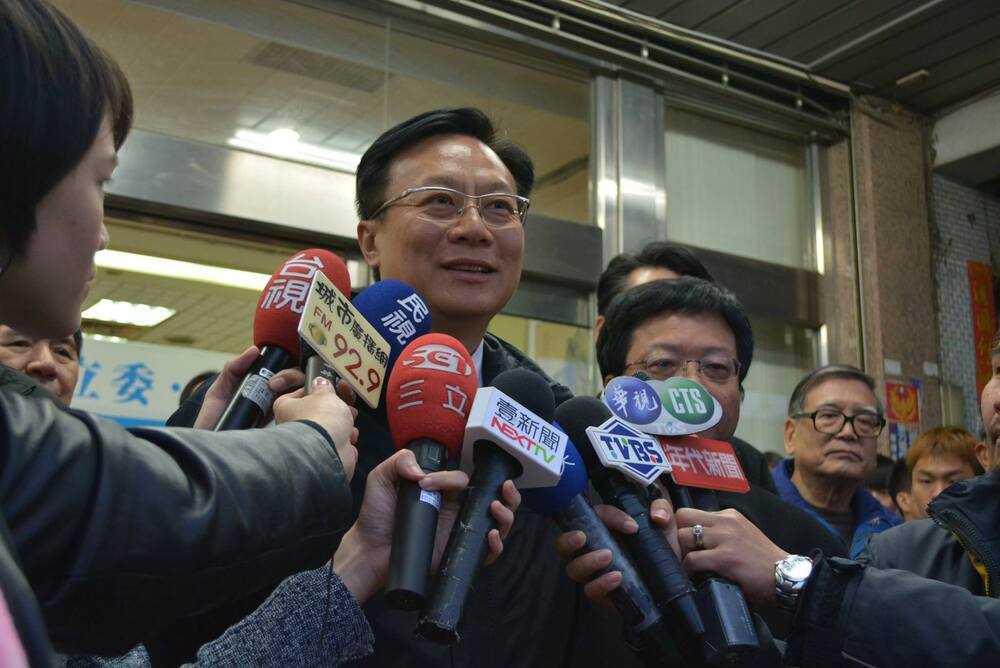 國民黨主席之爭開打！卓伯源勸退郝龍斌　喊「2028藍白不會郝」