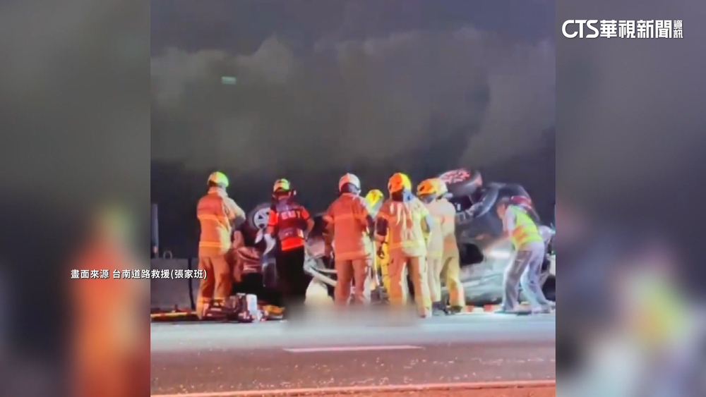 國1仁德段4車撞釀4傷！　女閃避失控「車驚翻數圈」