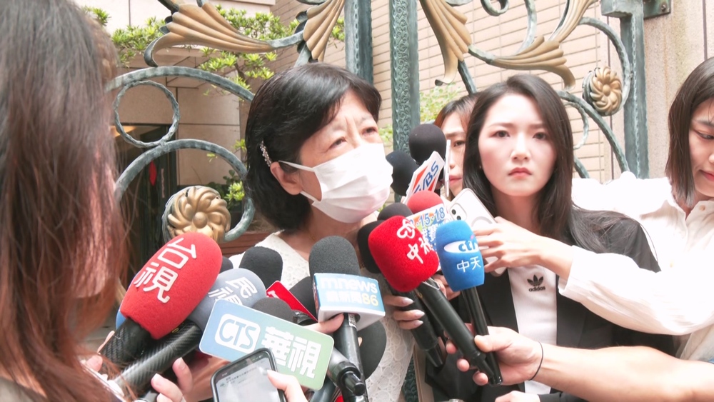 柯文哲點頭同意交保 ！　陳佩琪：先生需要有平靜環境面對官司