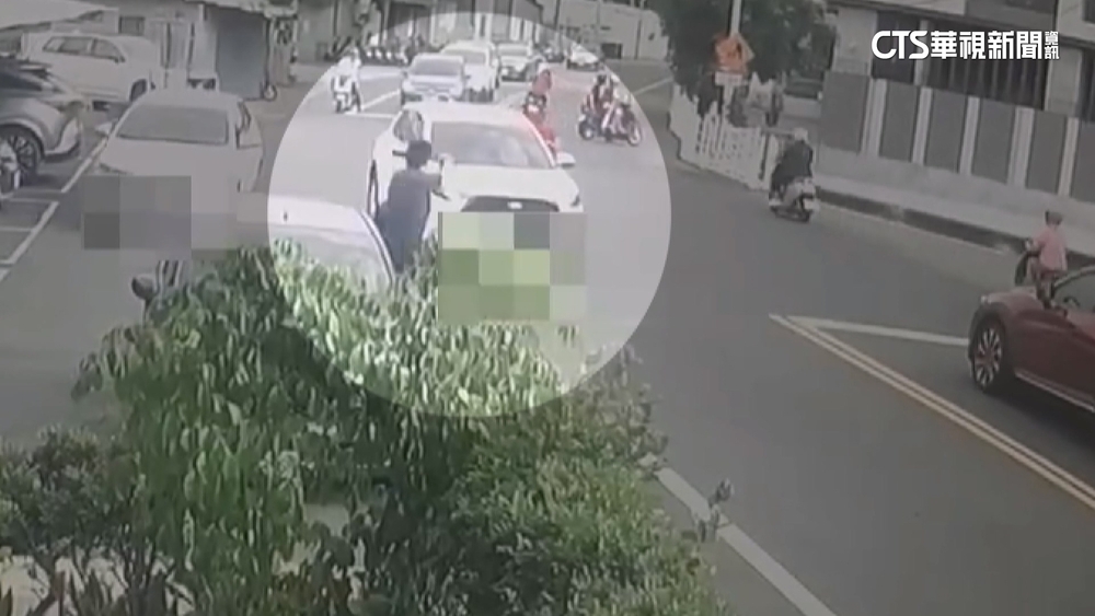 感情糾紛？惡煞派出所前攔車　警制止遭衝撞鳴槍嚇阻