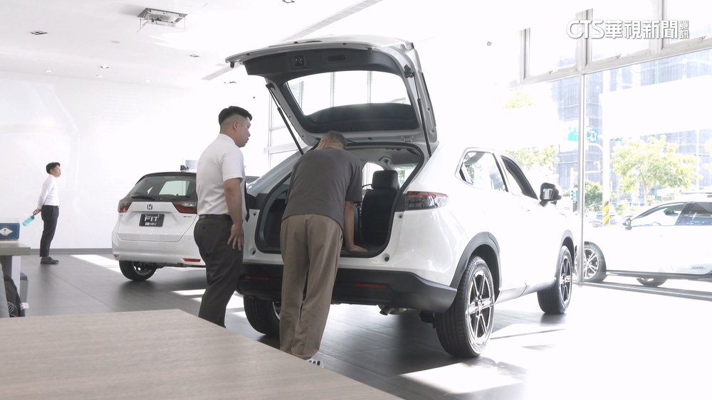 甩低迷買氣！　貨物稅新規上路　車商：來客數增5成