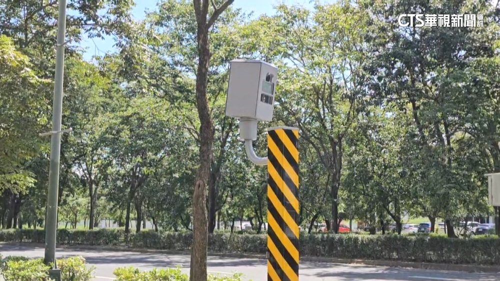 南科外機車慢車道8月取締千件！　民眾收4張怨大失血