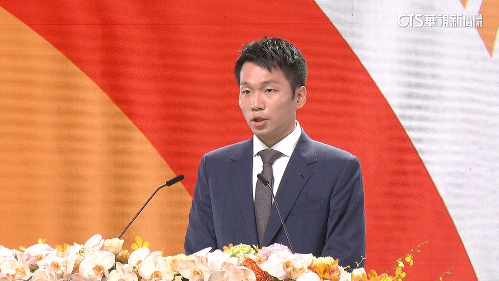 台灣史上最年輕！　李洋接運動部長任命令.印信