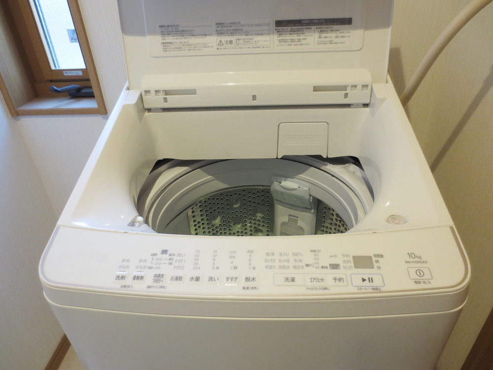 師傅稱洗衣機「面板壞掉」　　網美看說明書才知「真相」超傻眼