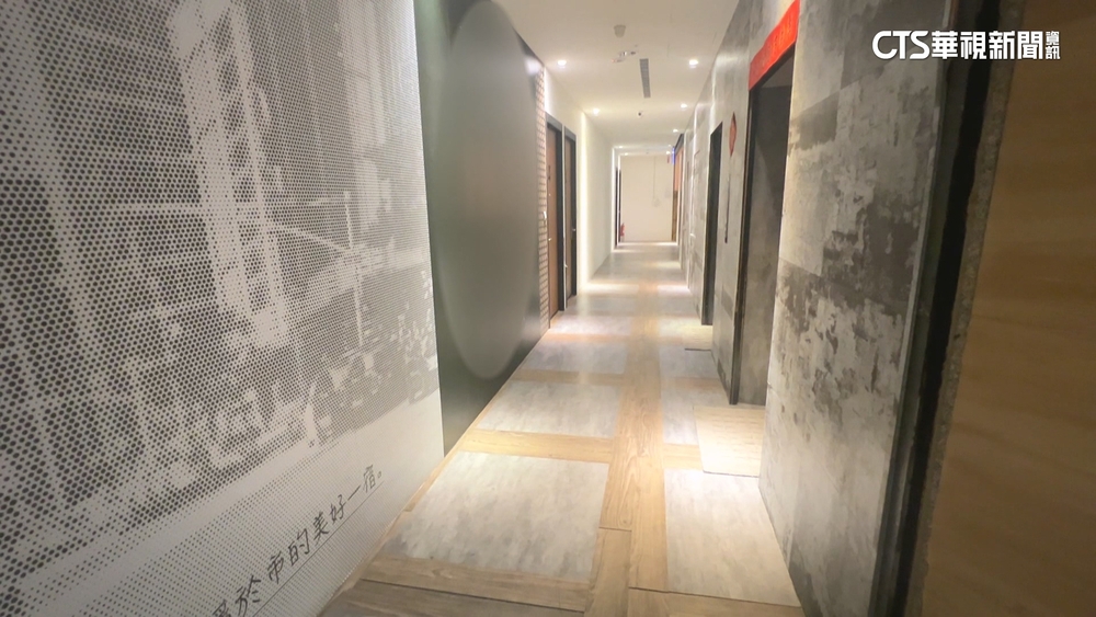 青年旅店動線像迷宮　民眾過8轉角6道門才到房間