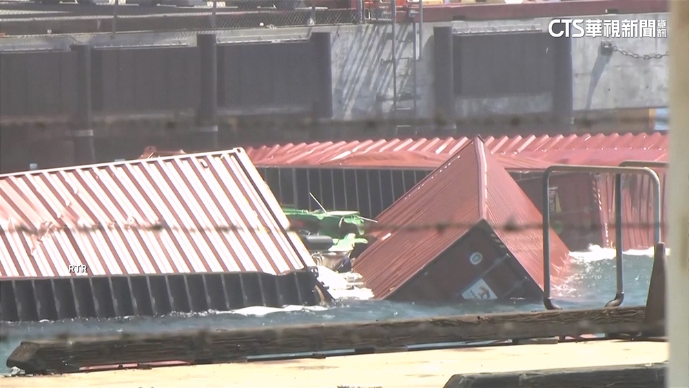 加州長堤港貨櫃落海　港口一度暫停運作全力搶救