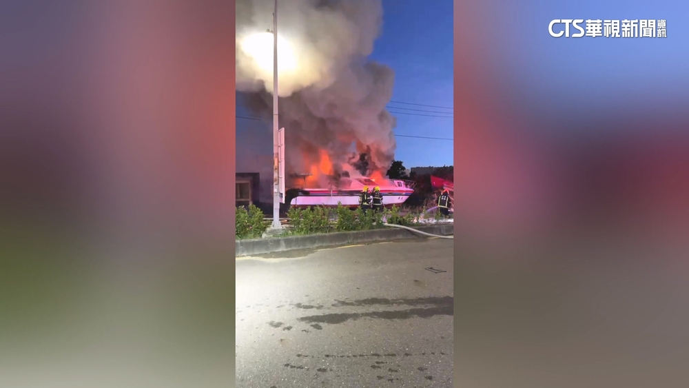 屏東千萬遊艇遭燒毀！　竟是女「酒後心情差」縱火