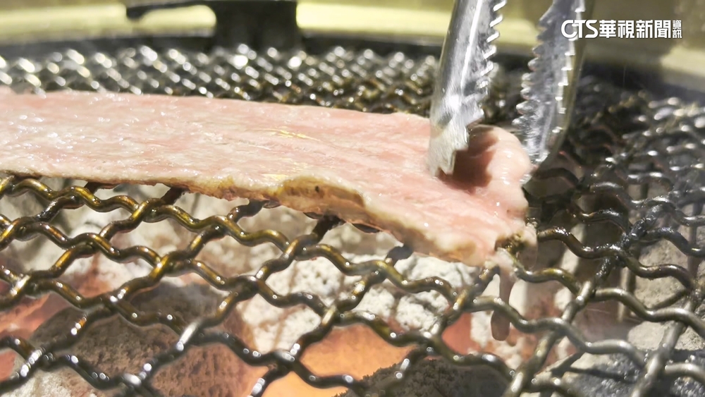 中秋前哨戰！火烤兩吃.以量取勝　業者端2kg燒肉搶客