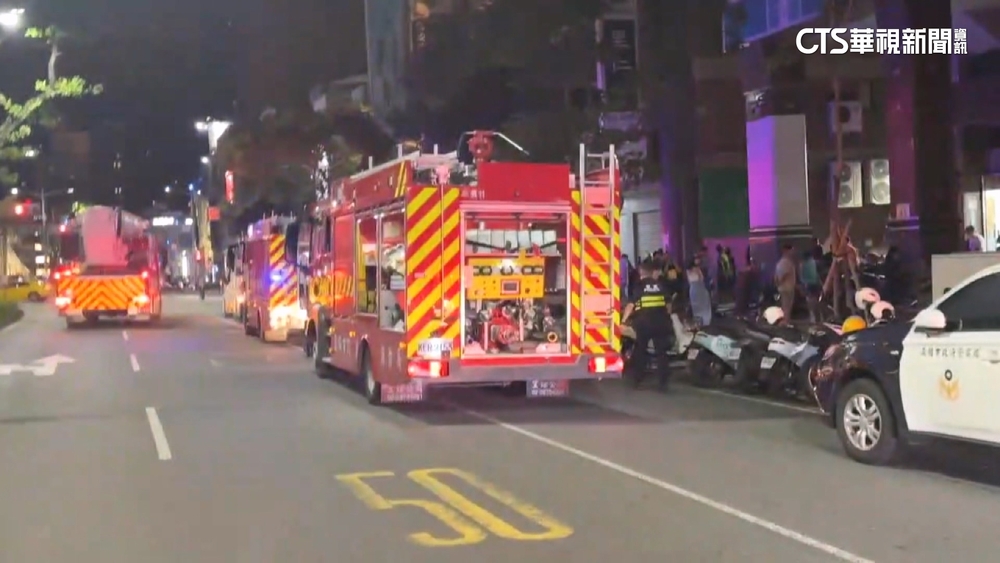 高雄市區大樓竄火舌！住戶急疏散　幸無人傷亡