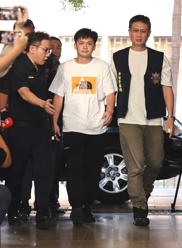 龔益霆首現身　不發一語快步進入北檢