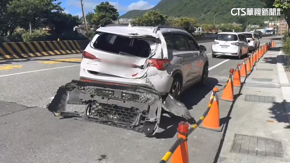 撞2車後衝漁港石碑！　新北曳引車疑剎車失靈肇禍