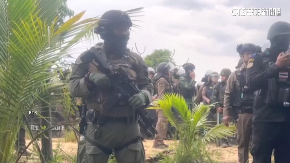 邊界再爆衝突！　泰警丟催淚彈驅離示威柬埔寨民眾