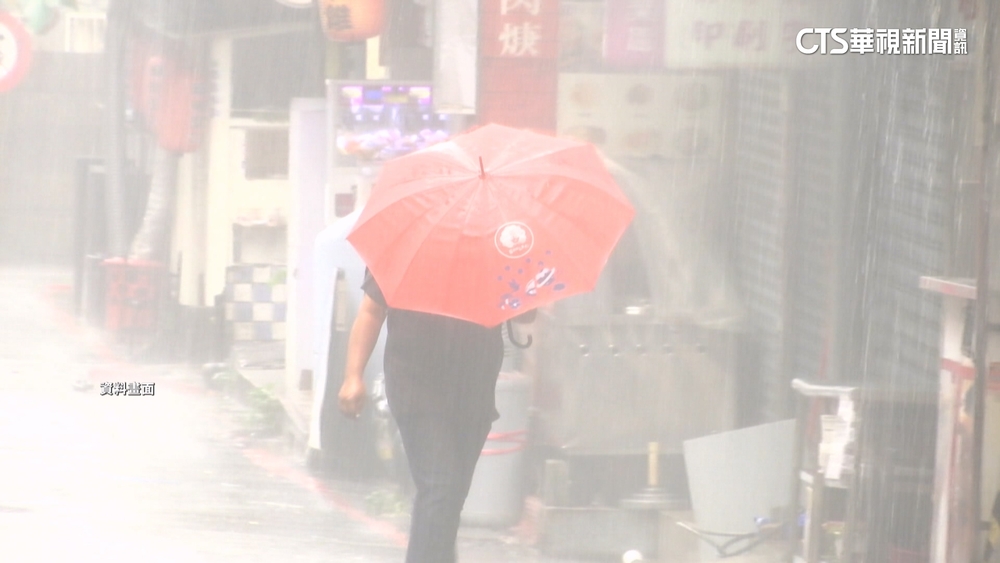 太平洋「準三颱」共舞！　「樺加沙」離台近.下週二影響最劇