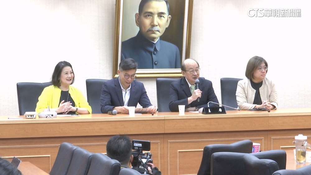 民進黨團三長出爐！　柯建銘保住總召　鍾佳濱接幹事長