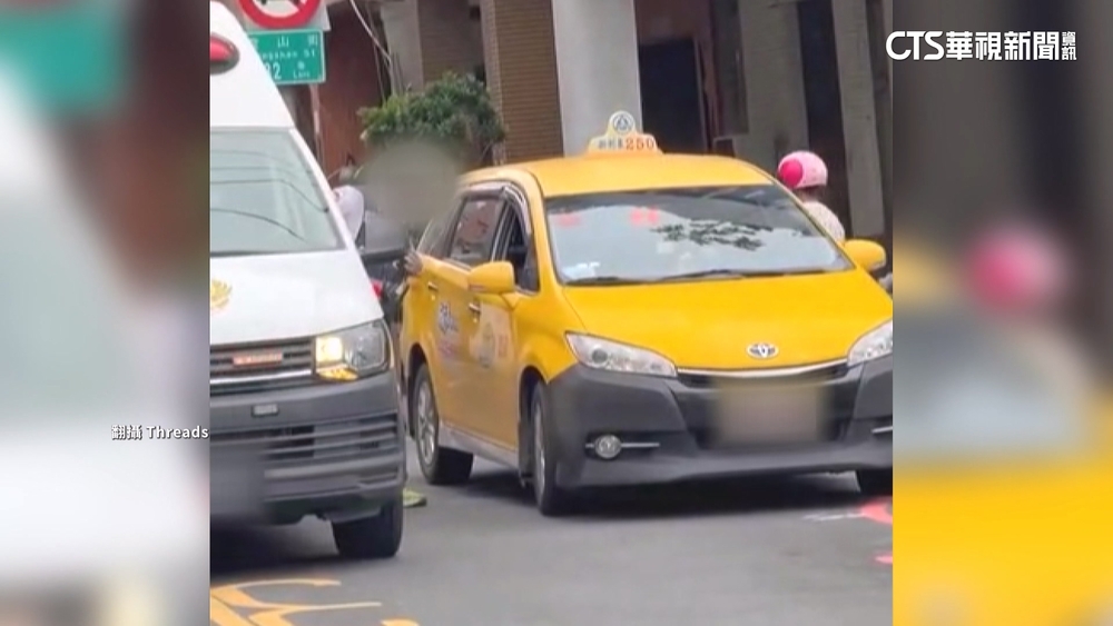 救護車窄路值勤　小黃司機不滿擋道猛叭引撻伐