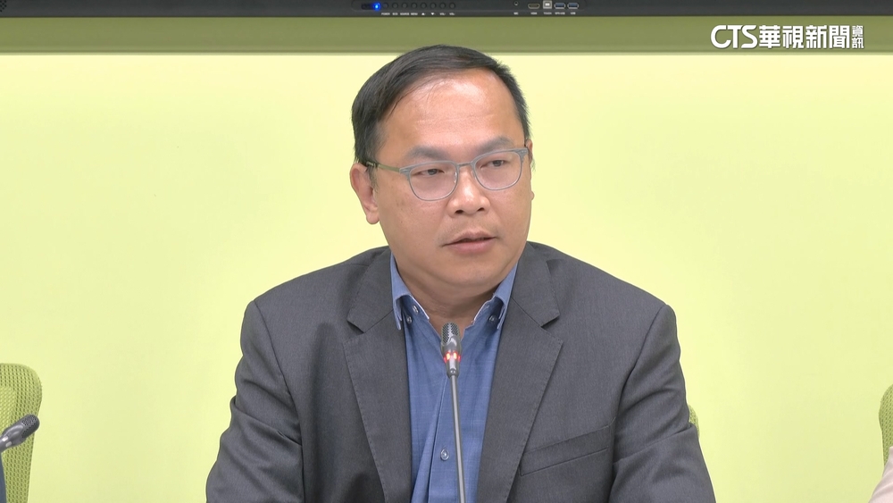 王義川：前助理與跟拍者同姓名　黃國昌：懶得理他