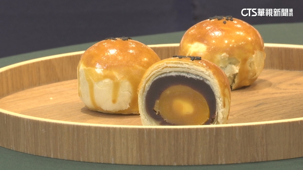 徹夜排買蛋黃酥引擾民亂象　陳耀訓歉：終止現場販售