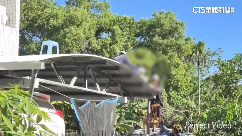 洪災第3天好消息！　特搜隊車頂架椅「救受困2人」