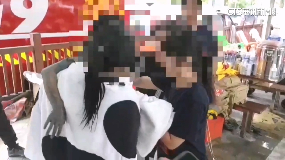 姑婆生前捨命疊羅漢救小沂！　喊話「不要哭了」留體力