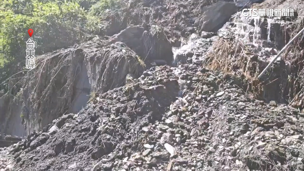 利稻.霧鹿部落路基坍方陷斷炊危機　直升機空投物資