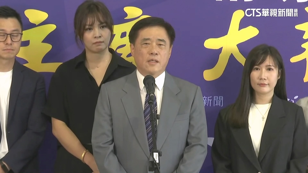 郝龍斌邀「誓不選2028」　張亞中：虛假　羅智強：避太陽之爭